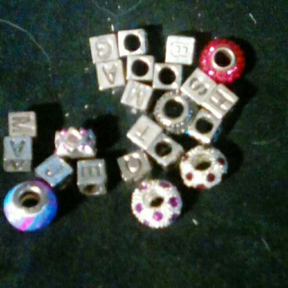 Assorted charms - Picture 2 of 3